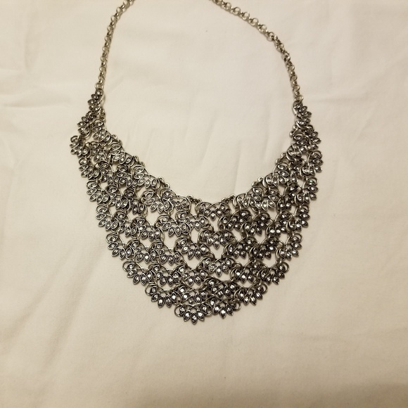 Crystal Bib Necklace in Intertwined Flower Pattern - Picture 1 of 3